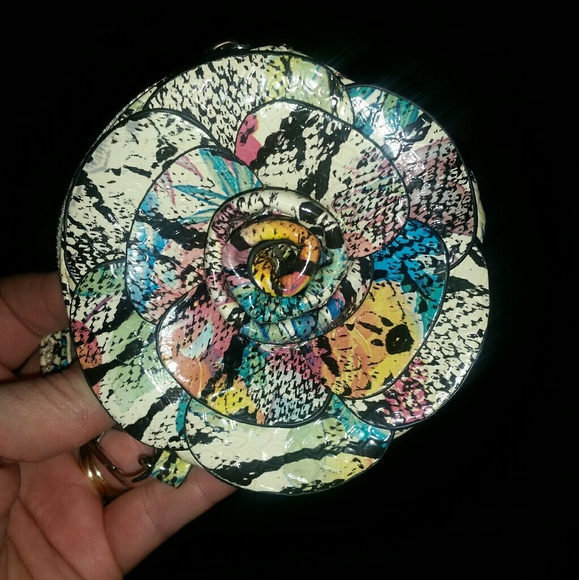 Coin purse/key holder wristlet - Picture 1 of 4